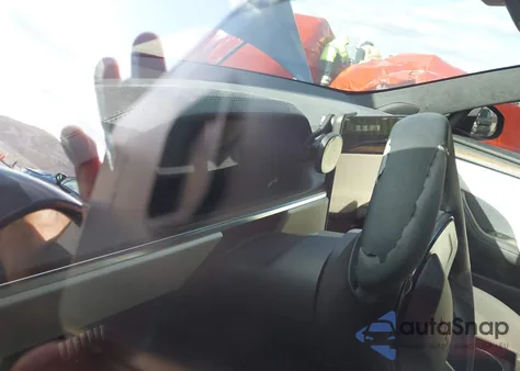 2021 Tesla Model S Long Range Dual Motor All-Wheel Drive z USA, uszkodzony, nr VIN 5YJSA1E5XMF440010